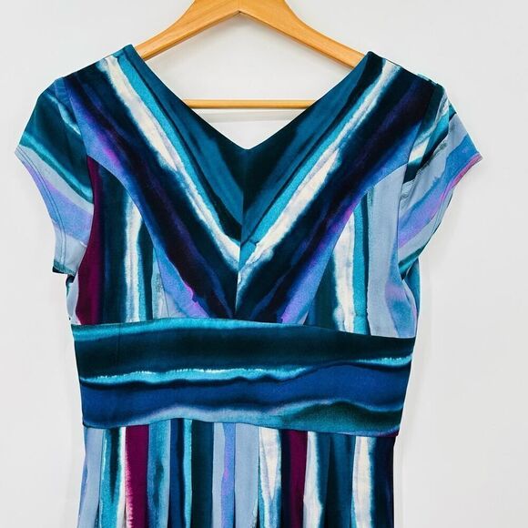 Rabbit Rabbit Rabbit Designs Bold Watercolor Striped Dress Size 8 V-Neck Stretch - Picture 9 of 11